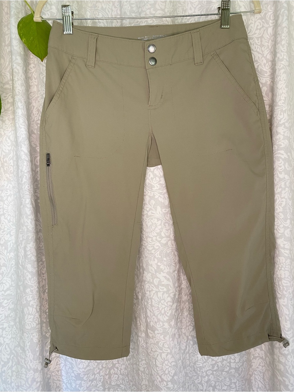 Columbia Omni Shield Hiking Capri Cropped Pant Women’s khaki